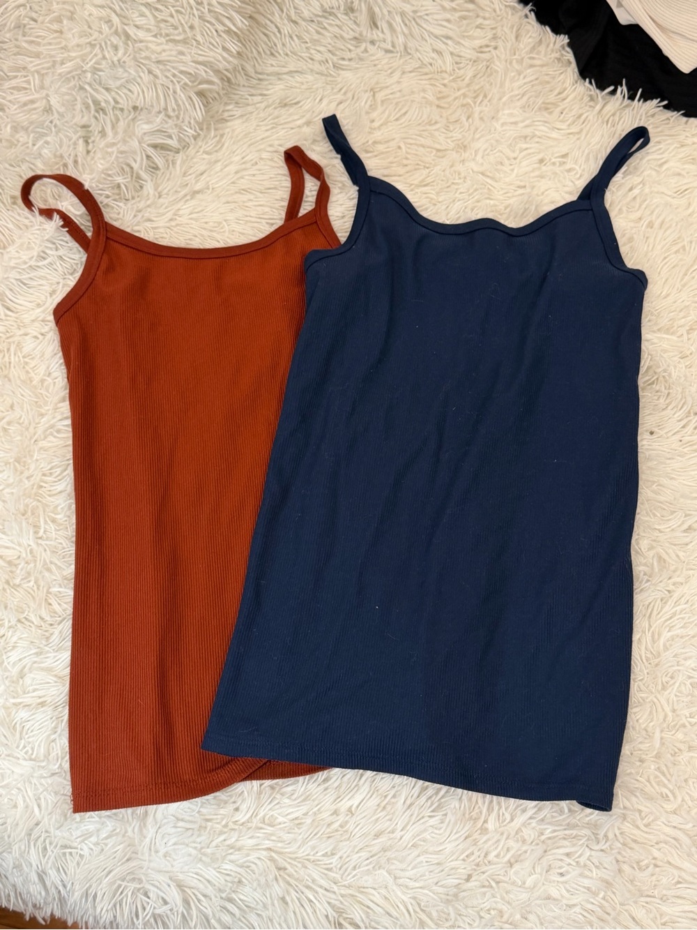 No boundaries Women’s Ribbed Spaghetti Strap Tank Top - Navy and Rust